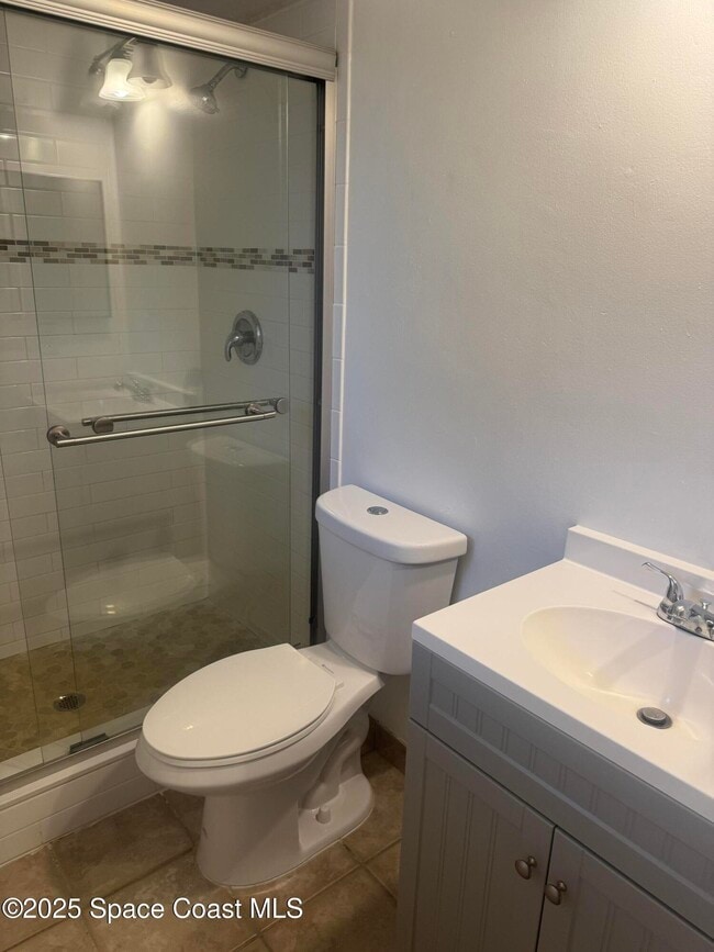 Building Photo - 810 Vantage St SE