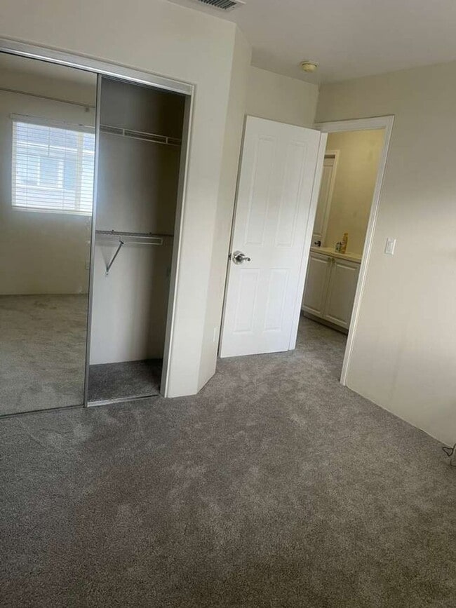 Building Photo - 3 bed 2.5 Bath 2 car garage/ Central AC/ Ewa Beach!