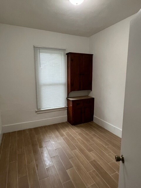 Building Photo - 142 Gallup St