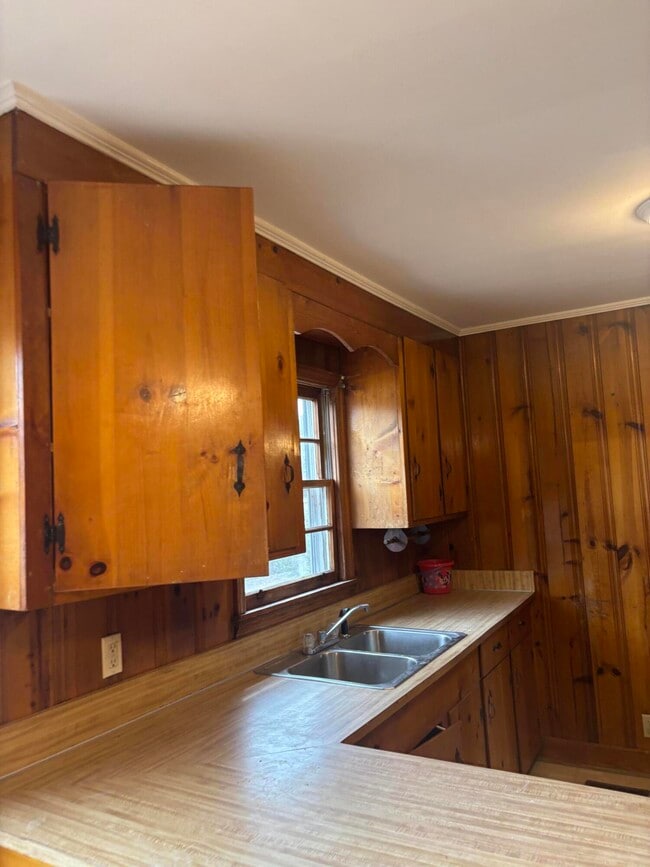 Building Photo - 232 Pinckney St