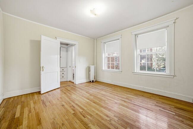 Building Photo - 41 Linnaean St