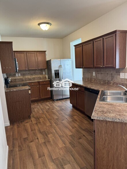 Building Photo - 2728 Grover Crossing Dr