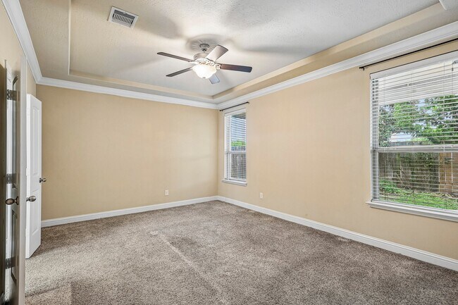 Building Photo - 4850 Palomar Ln