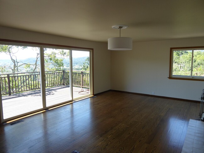 Building Photo - MODERN FOUR BEDROOM HOME IN THE GREENBRAE ...