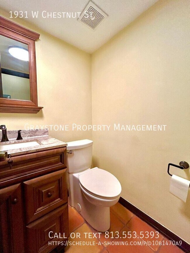 Building Photo - 1931 W Chestnut St