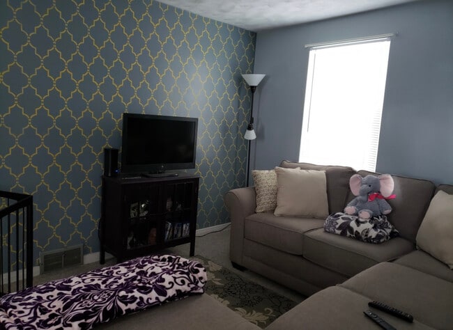 Living room - 28 Schuler Ave