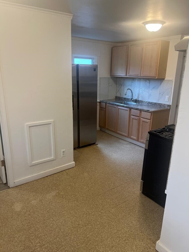 Building Photo - 5 Colorado Ave