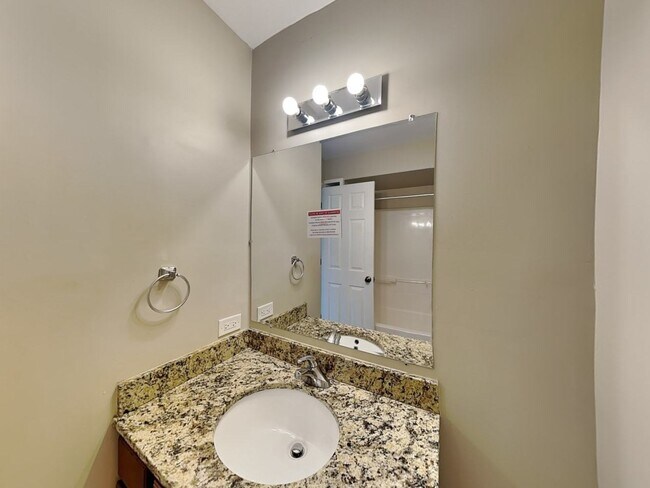 Building Photo - 159 E Timberlane Dr