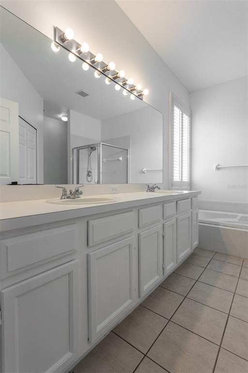 Building Photo - 18120 Palm Breeze Dr