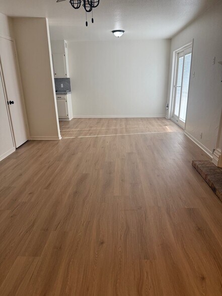 Building Photo - 1118 Sunmeadow Dr