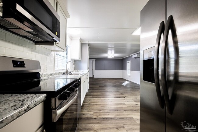 Building Photo - 4413 Basswood St