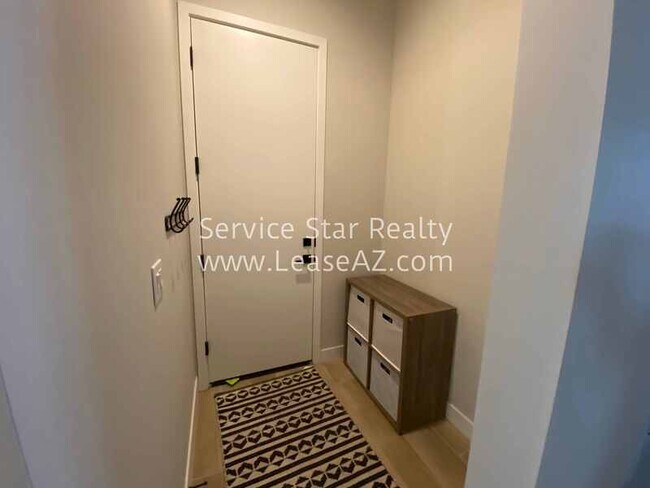 Building Photo - 9607 E Solina Ave