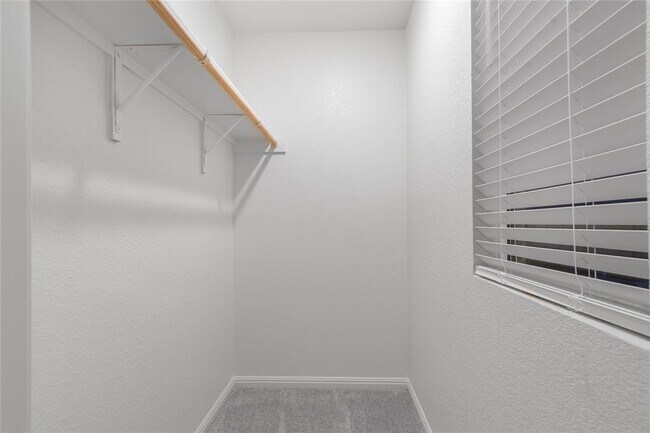 Building Photo - 337 Wedemeyer St