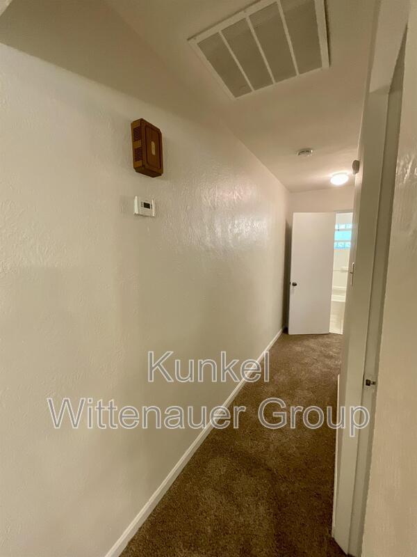 Building Photo - 1715 Menard Dr