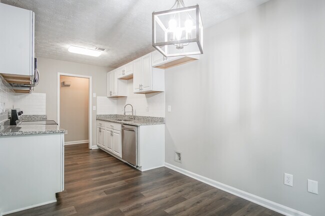 Building Photo - 3137 Glen Hollow Dr
