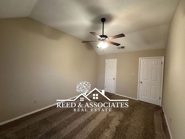 Building Photo - 3 Bedroom w/ fenced yard in Raleigh