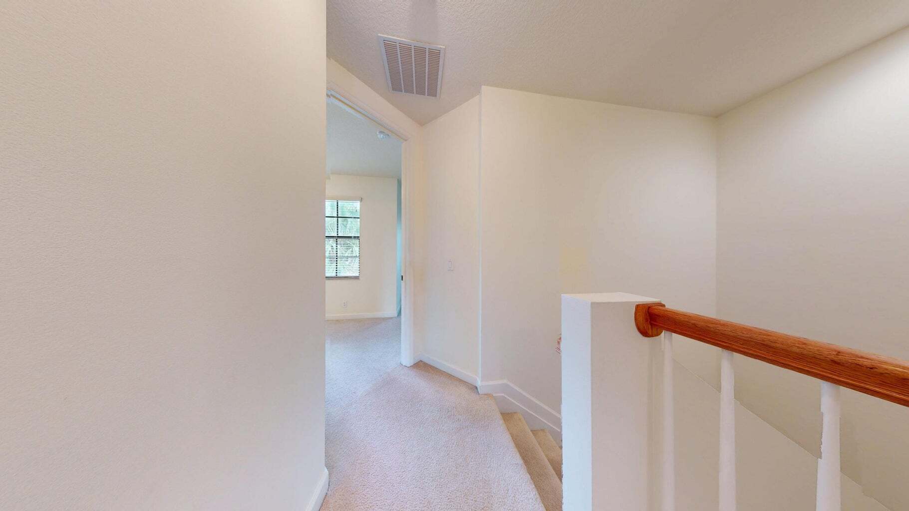 Building Photo - 235 W Chrystie Cir