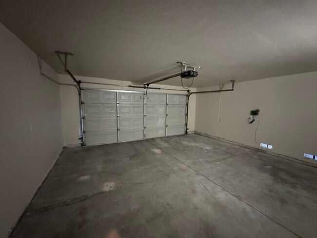 Building Photo - Beautiful home with option to expand
