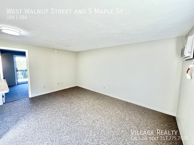 Building Photo - Newly remodeled!  Top floor, few steps! Up...