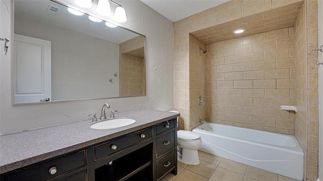 Building Photo - 3113 Dover Dr