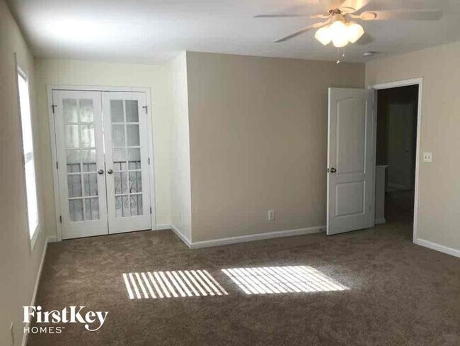 Building Photo - 1988 Sinclair Trce