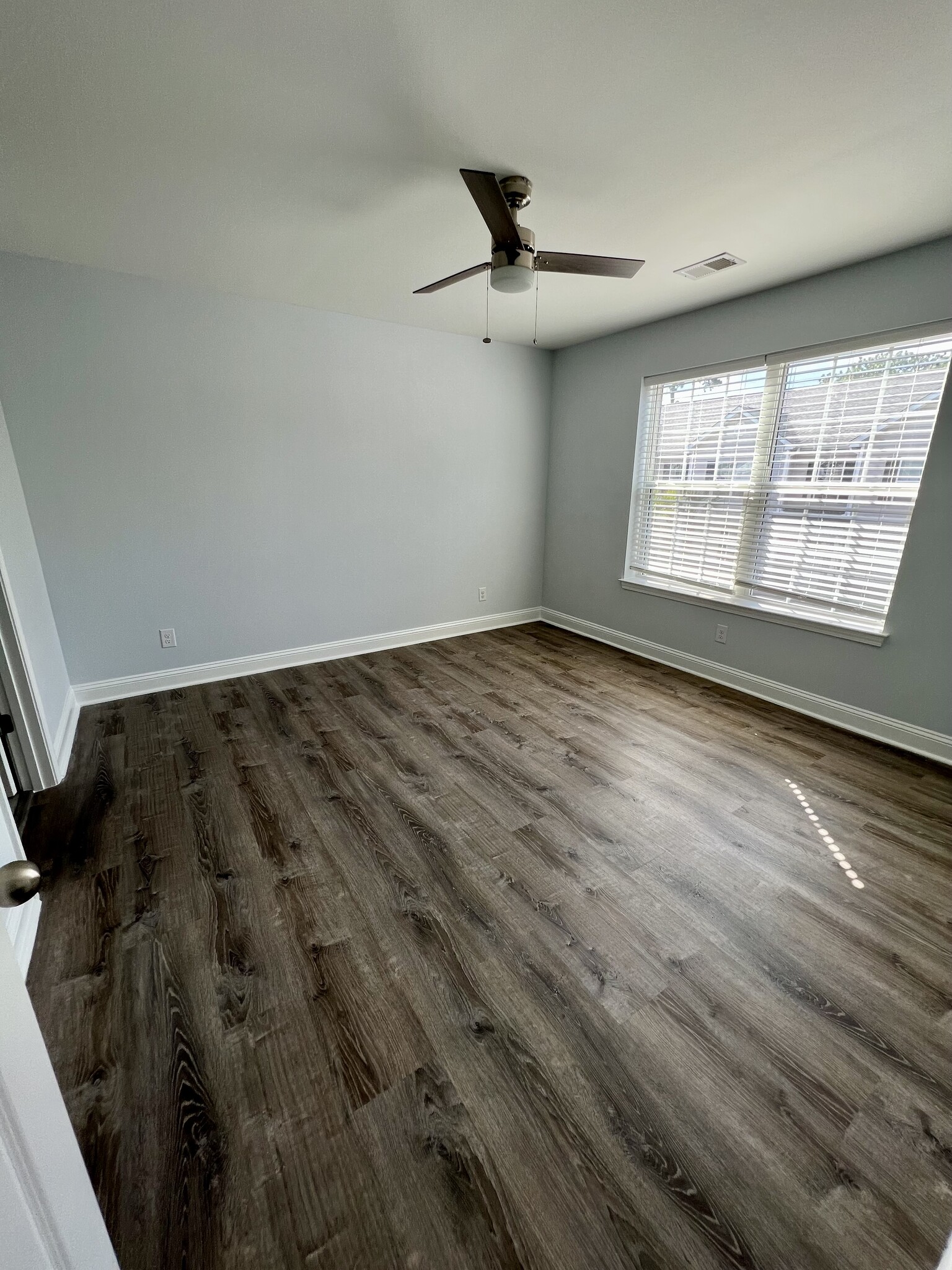 Building Photo - 609 37th Ave N