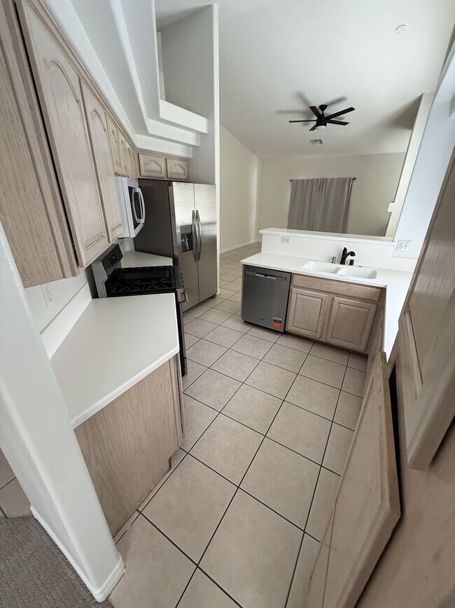 Building Photo - 8960 Tumbling Pebble Way