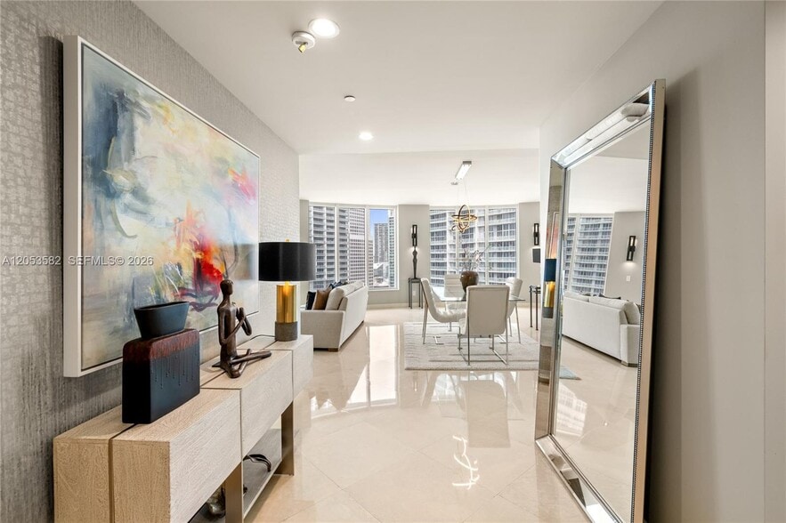 Building Photo - 901 Brickell Key Blvd
