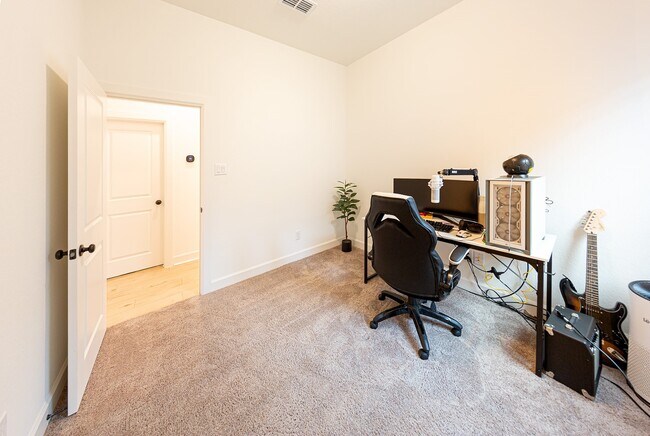 Building Photo - 17459 Vino Vines Ln