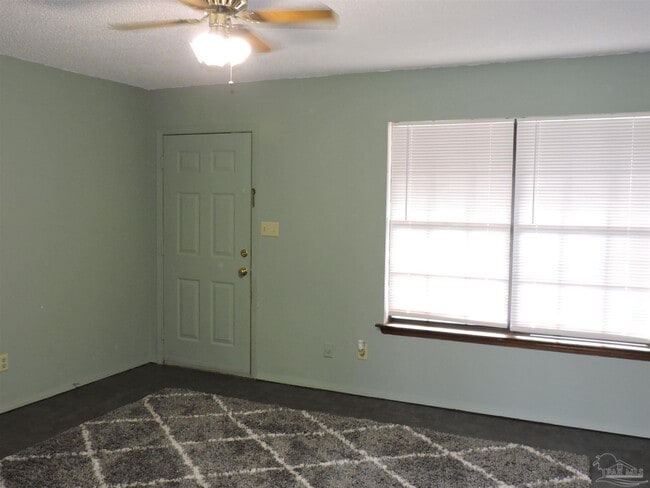 Building Photo - 2811 Langley Ave