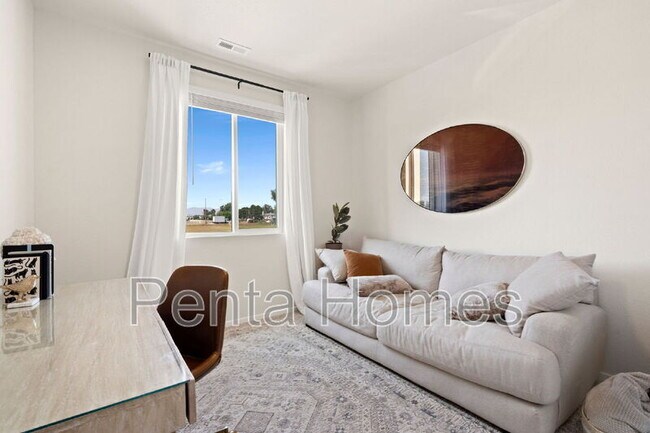 Building Photo - 2702 Barnstormer St