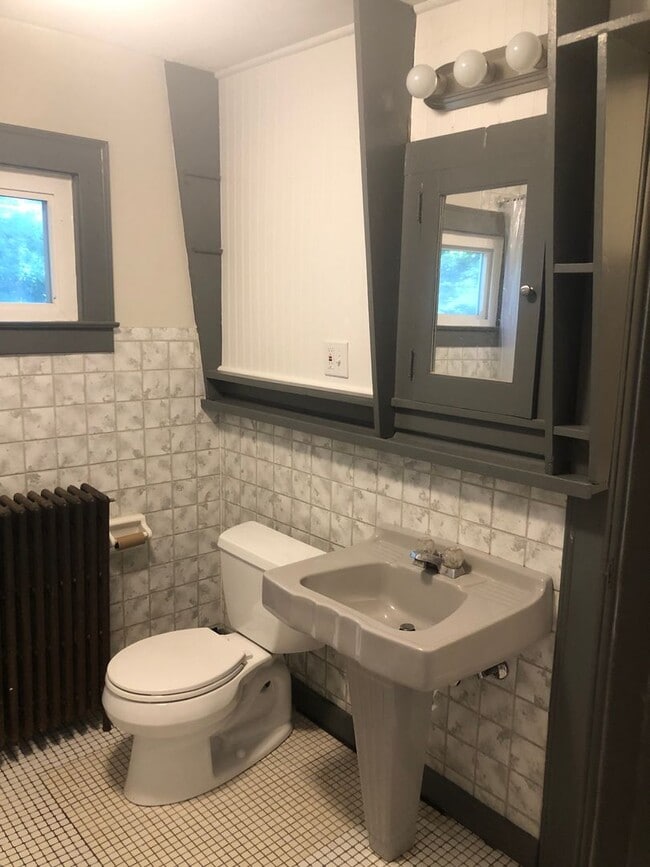 Building Photo - Lovely 4 Bedroom Liverpool Home