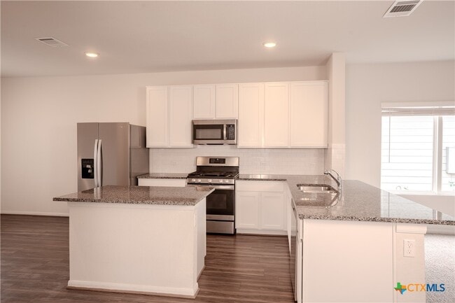 Building Photo - 141 Everglades Dr