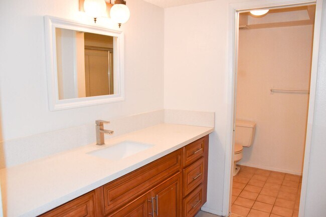 Building Photo - Cypress (125-127) South