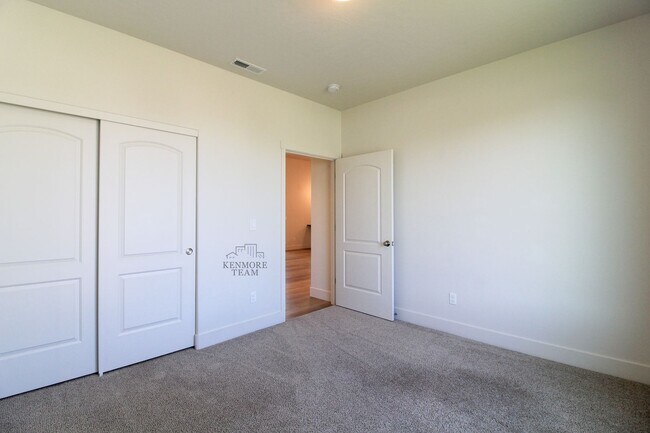 Building Photo - 4 Bedroom, 2 Bath Home in Richland