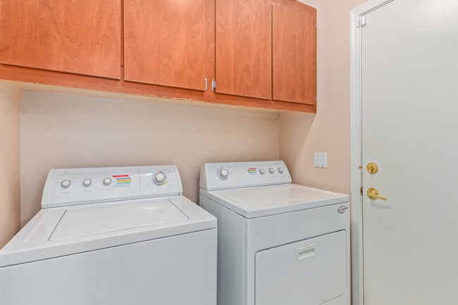Building Photo - 3316 E Tierra Buena Ln