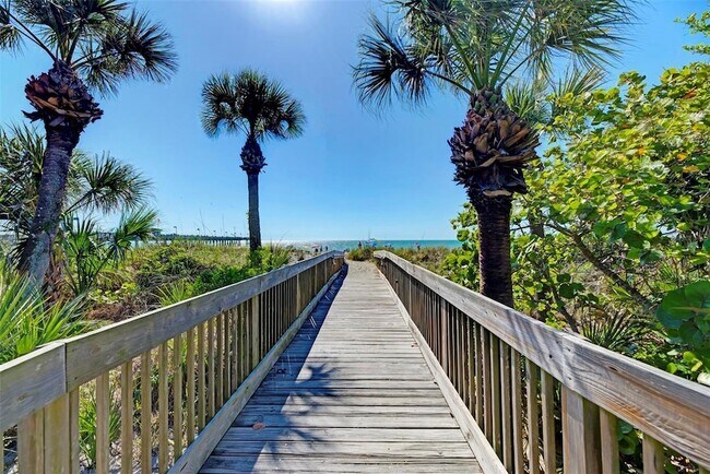 Building Photo - 1307 Primrose Rd