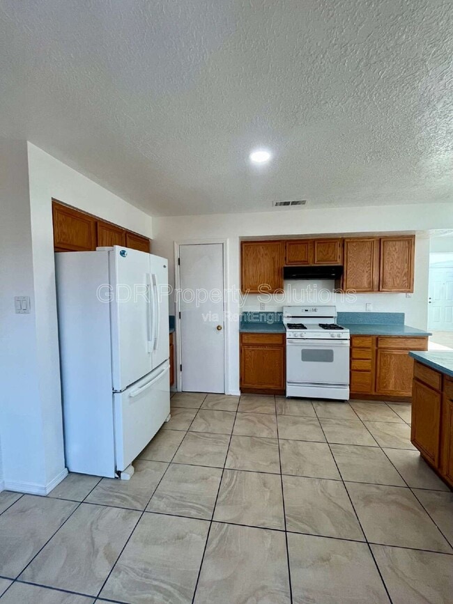 Building Photo - 8123 Waterbury Pl NW