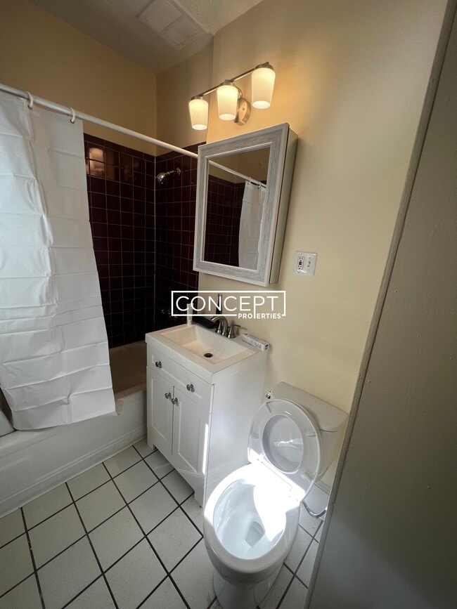 Building Photo - 883 Huntington Ave