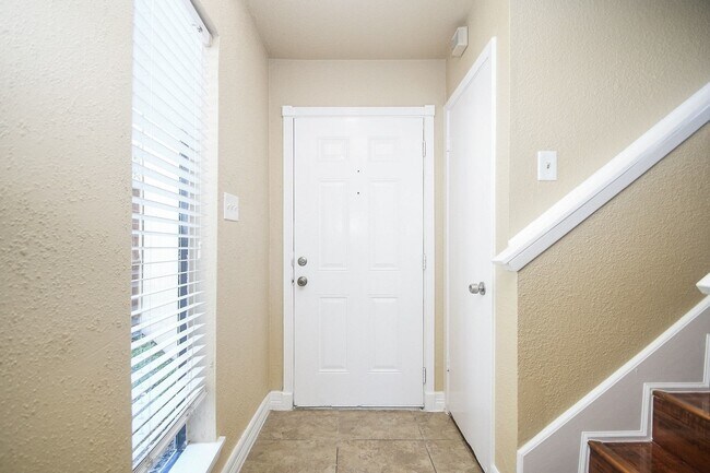 Building Photo - 11330 Bandlon Dr