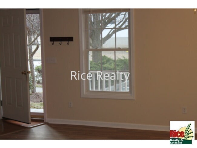 Building Photo - 400 Wimmer St