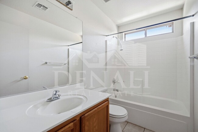 Building Photo - 6107 N 135th Dr
