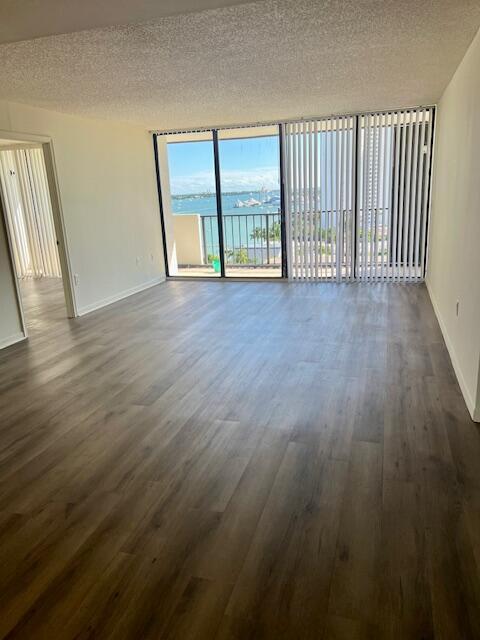 Building Photo - 5600 N Flagler Dr