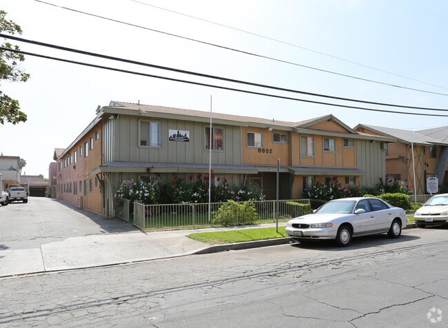 Building Photo - The Lorraine Apartments