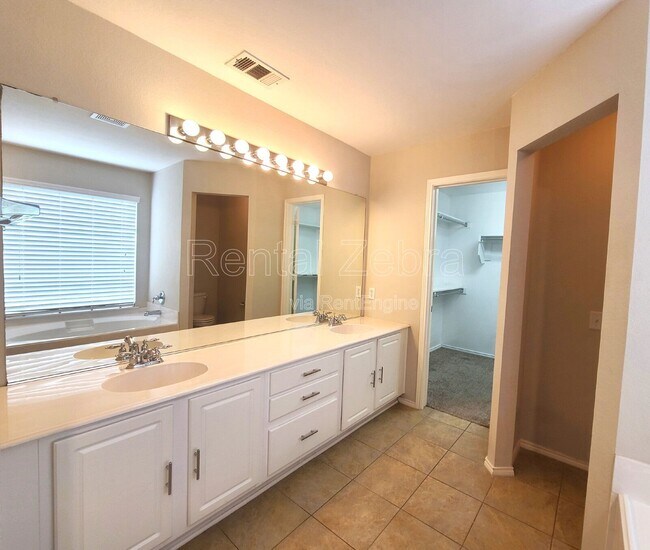 Building Photo - 8612 Orleans Ln