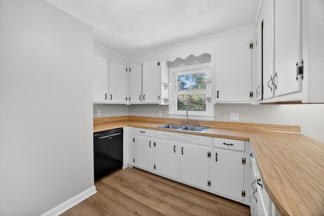 Building Photo - 1321 Briarfield Ave