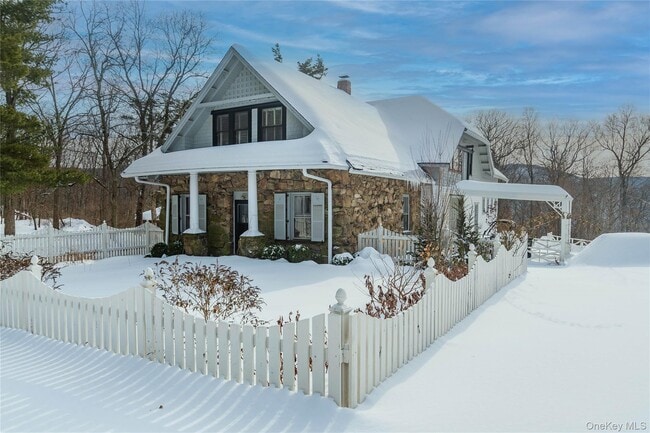 Building Photo - 4 Sengen Ln