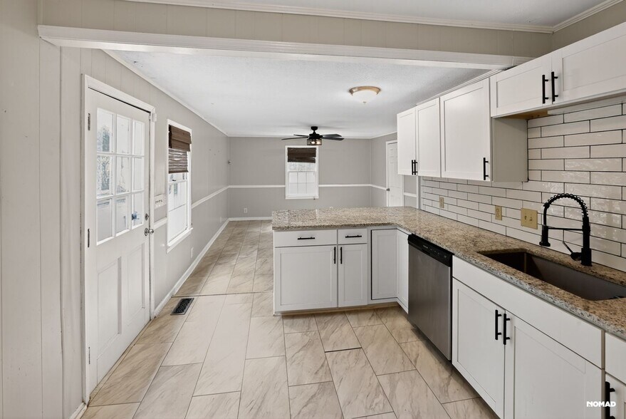 Building Photo - 79 Springbrook Cir