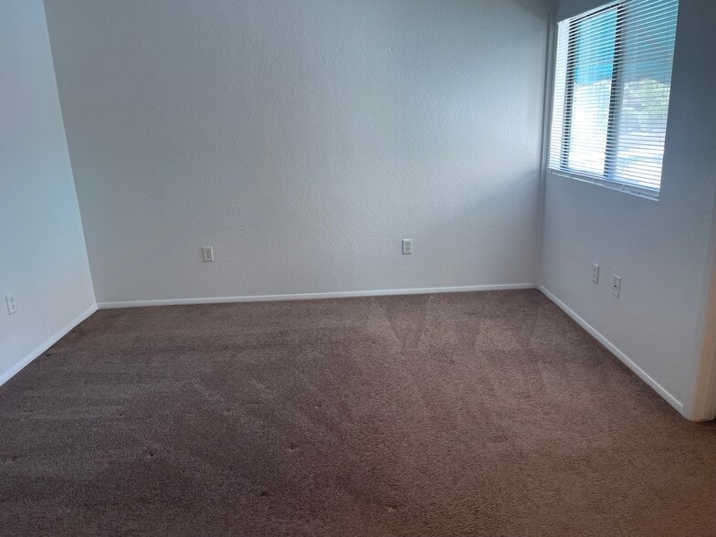 Building Photo - 2180 Pinetop Ln