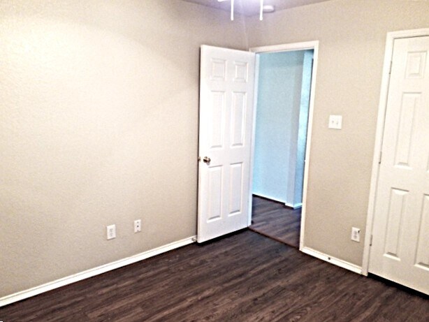 Building Photo - 733 Morgan Dr